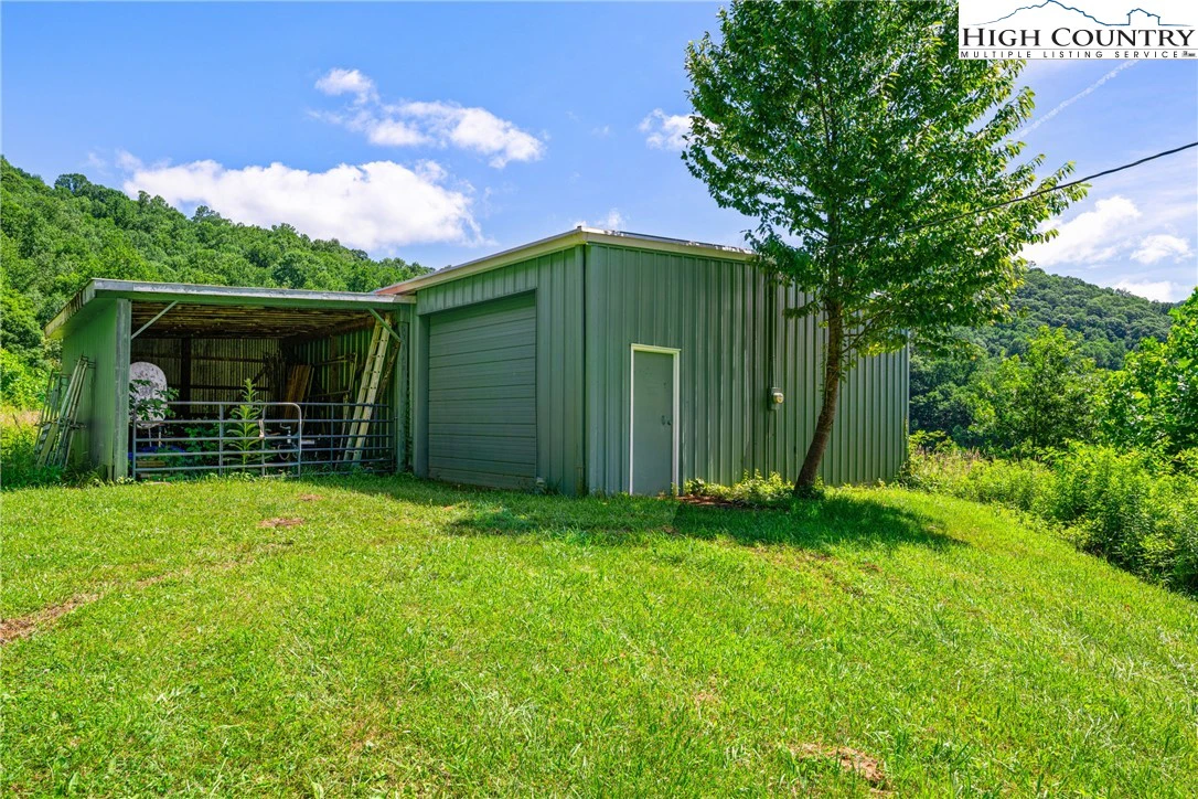 Image number 21 for the current listing