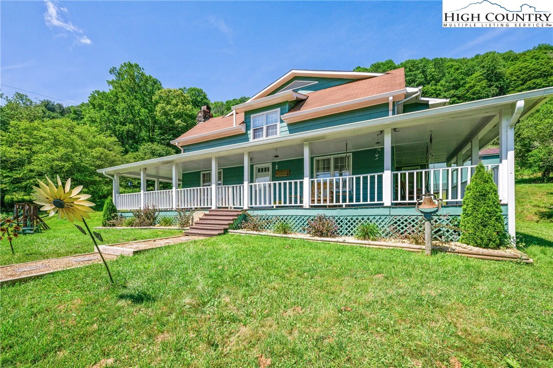 Image number 1 for the current listing