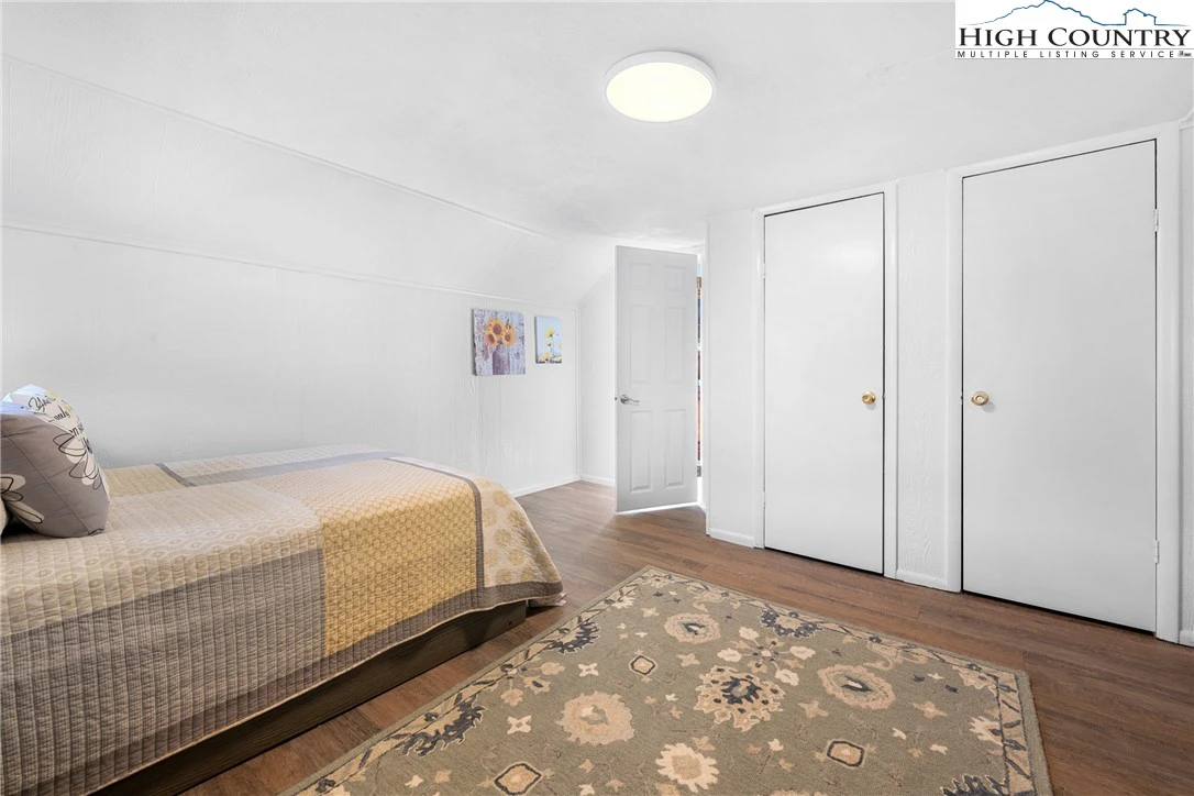 Image number 6 for the current listing
