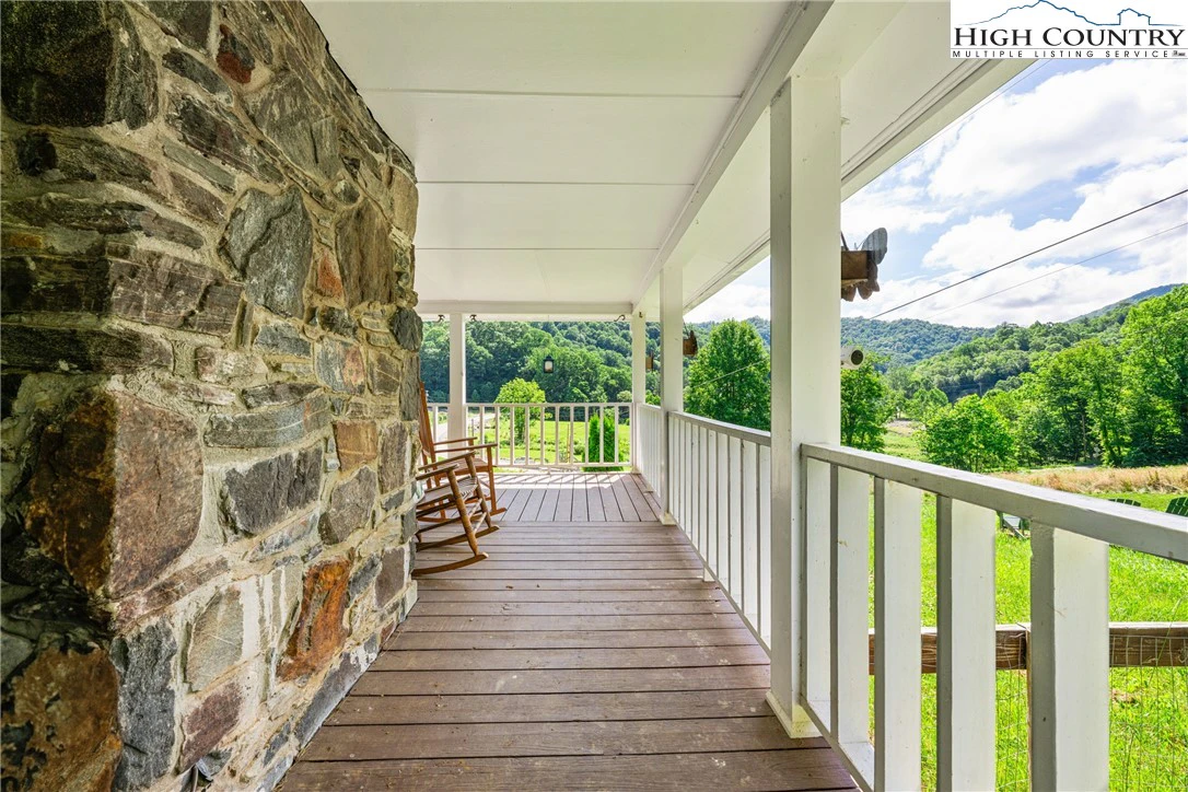 Image number 7 for the current listing