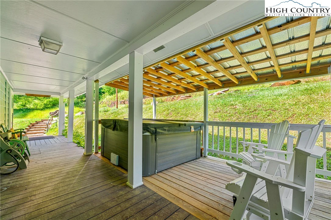 Image number 13 for the current listing