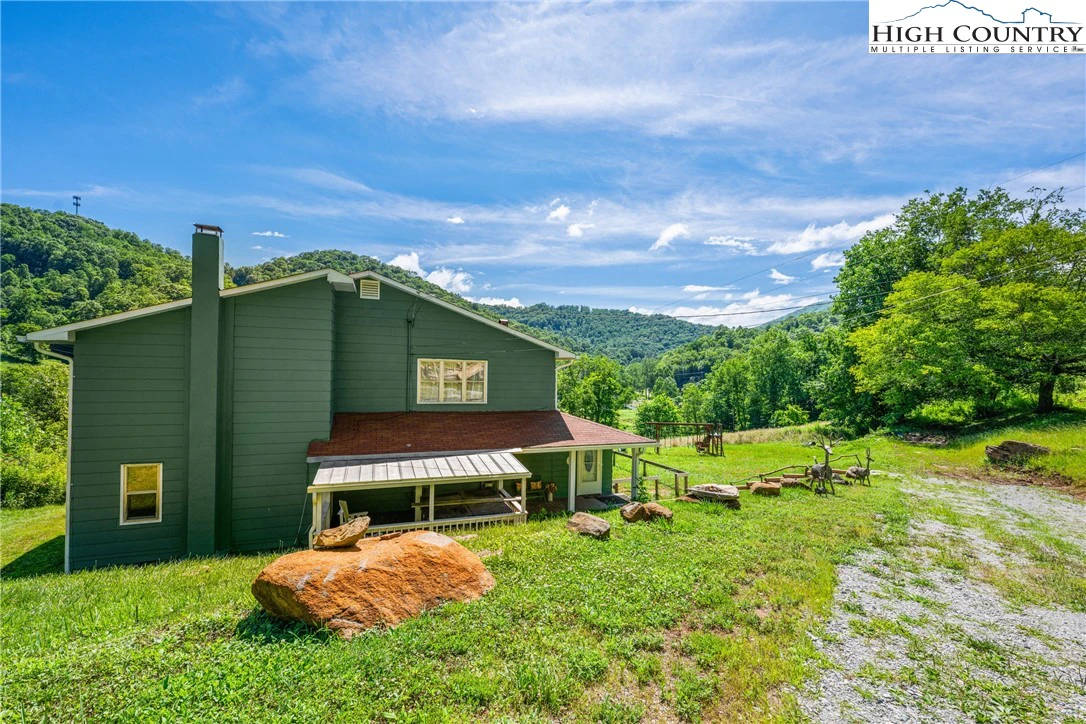 Image number 2 for the current listing