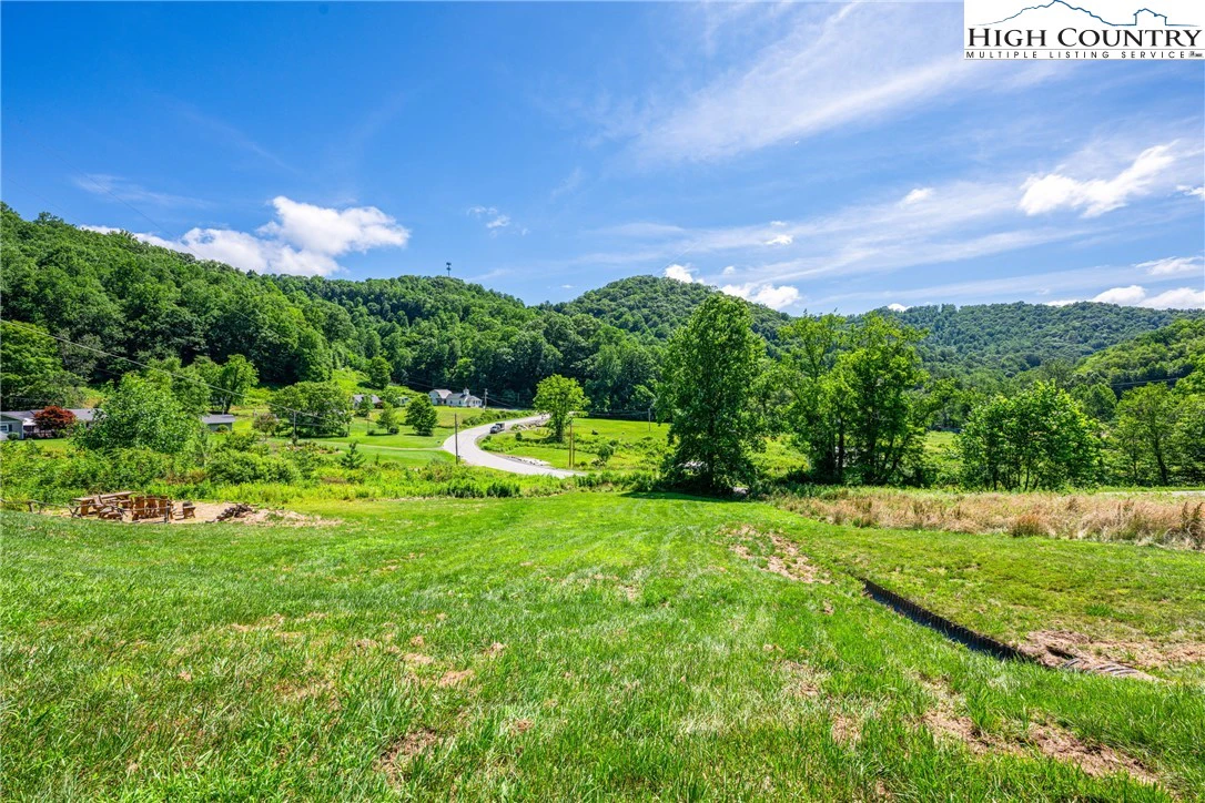 Image number 17 for the current listing