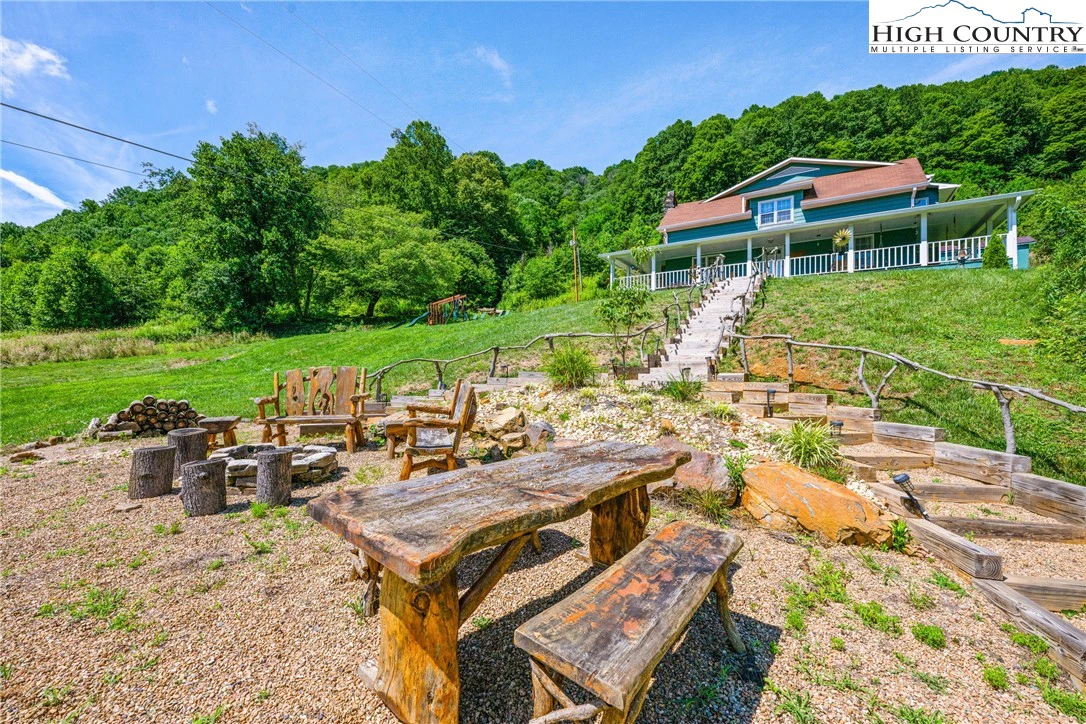 Image number 18 for the current listing