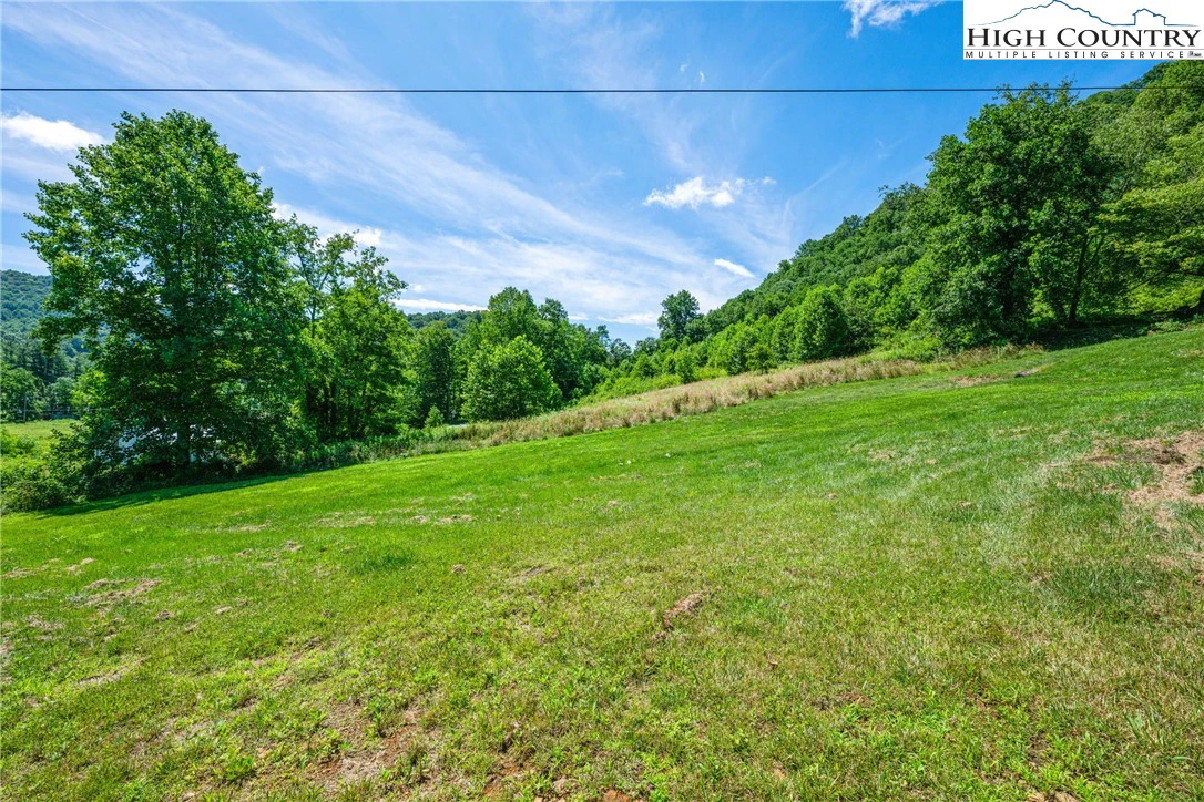 Image number 19 for the current listing