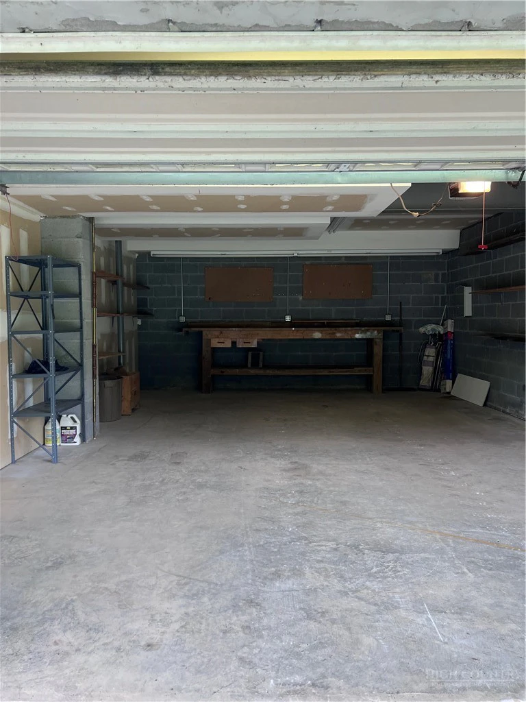 Image number 14 for the current listing