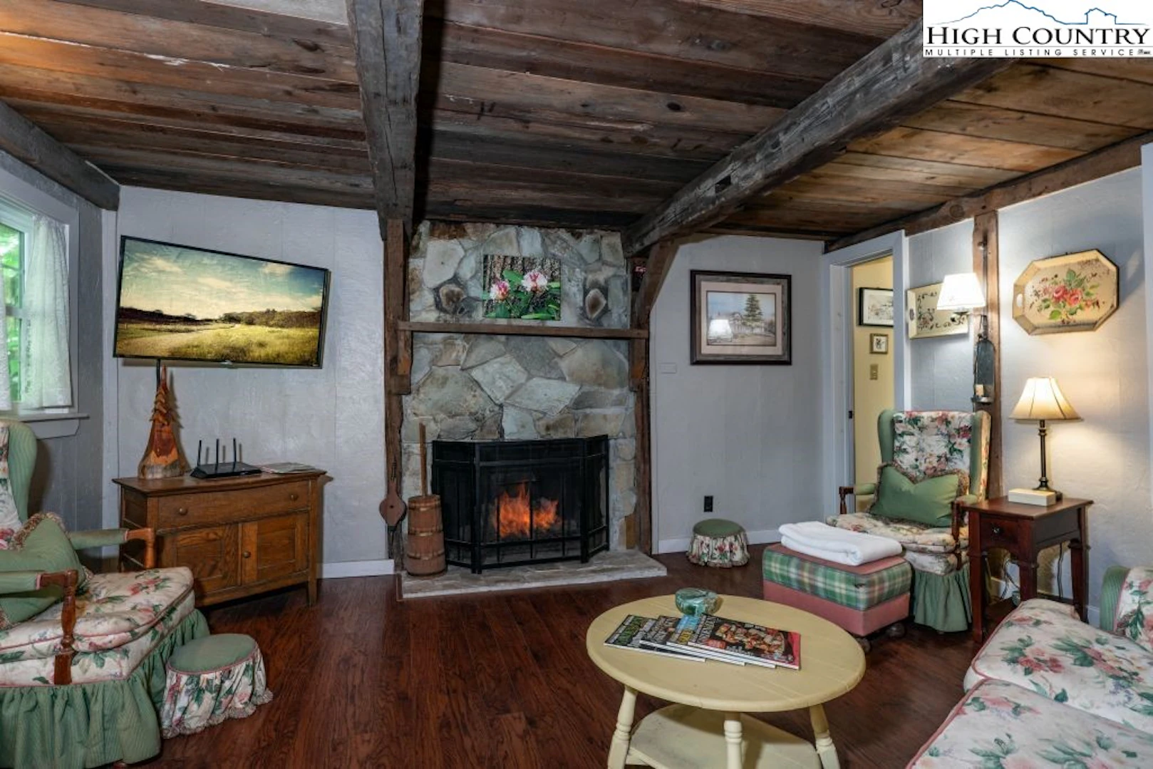 Image number 19 for the current listing