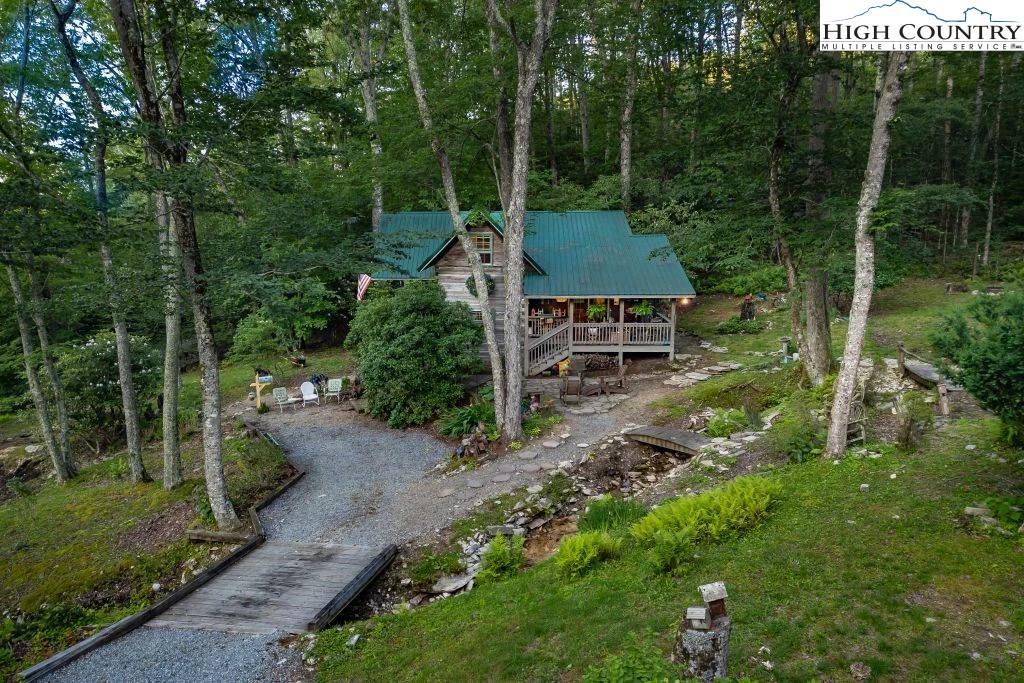 Image number 17 for the current listing