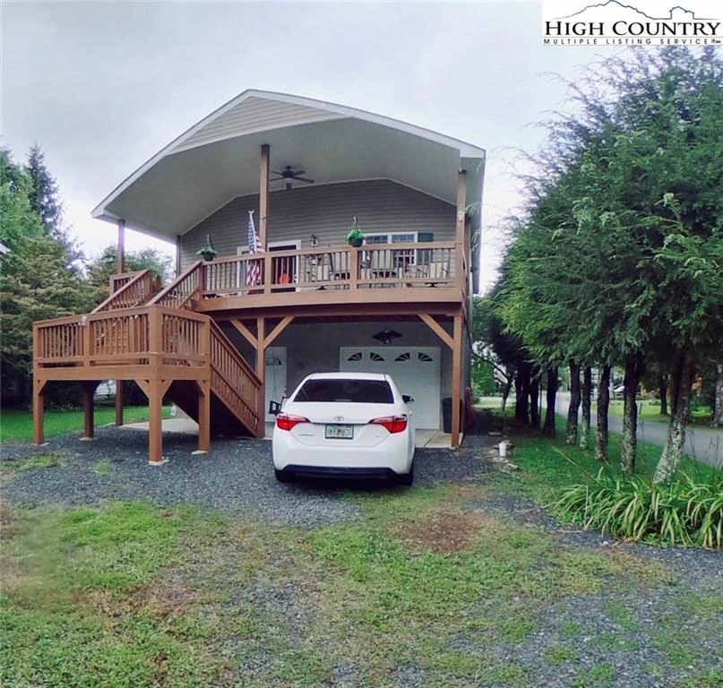 Image number 1 for the current listing