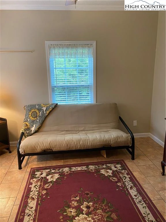 Image number 16 for the current listing