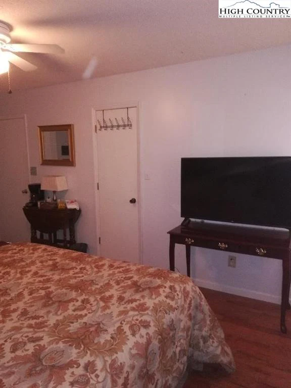 Image number 10 for the current listing
