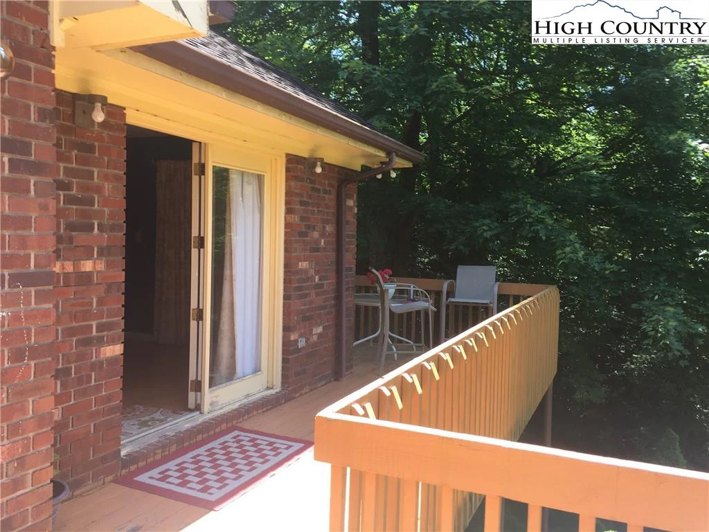 Image number 6 for the current listing