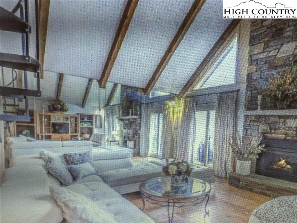 Image number 29 for the current listing