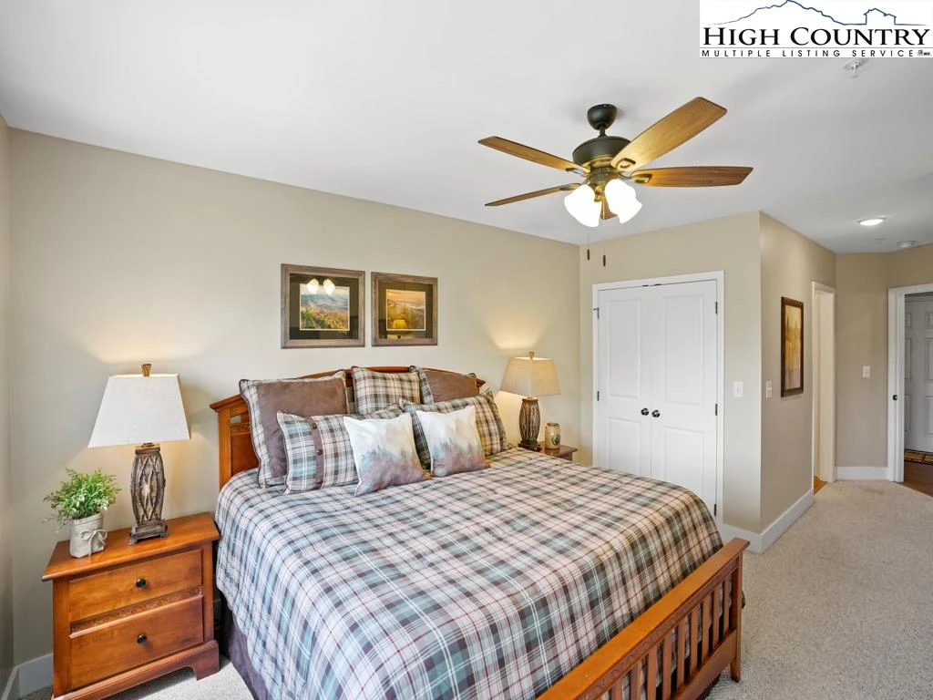 Image number 10 for the current listing