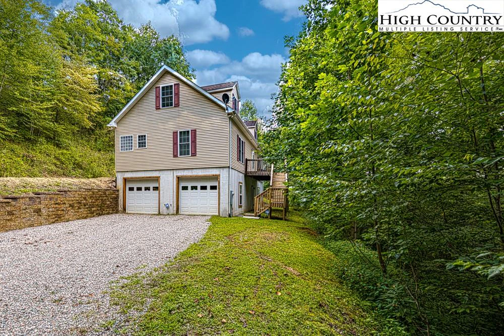 Image number 1 for the current listing