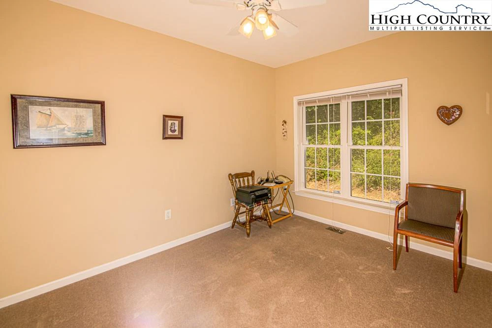 Image number 8 for the current listing