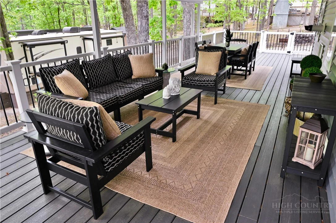 Image number 9 for the current listing