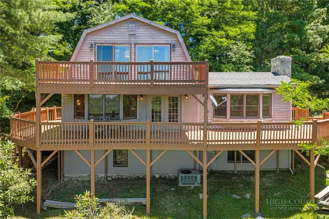 Image number 1 for the current listing