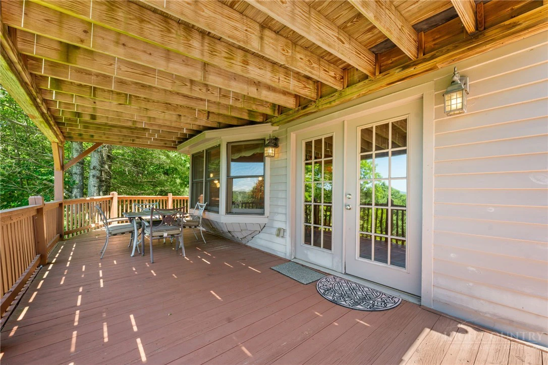 Image number 5 for the current listing