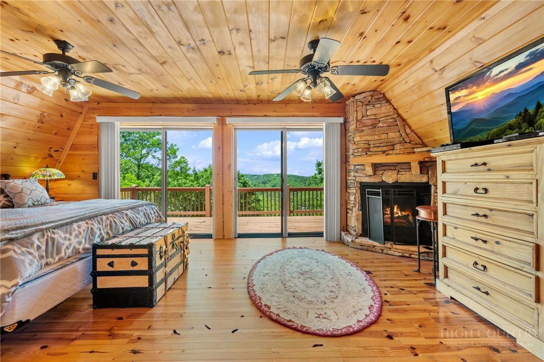 Image number 20 for the current listing