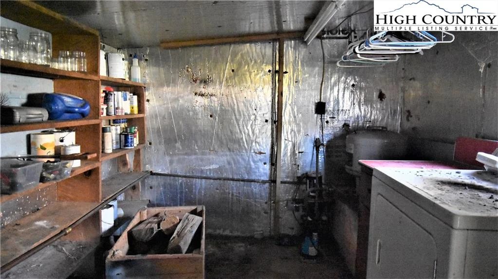 Image number 9 for the current listing