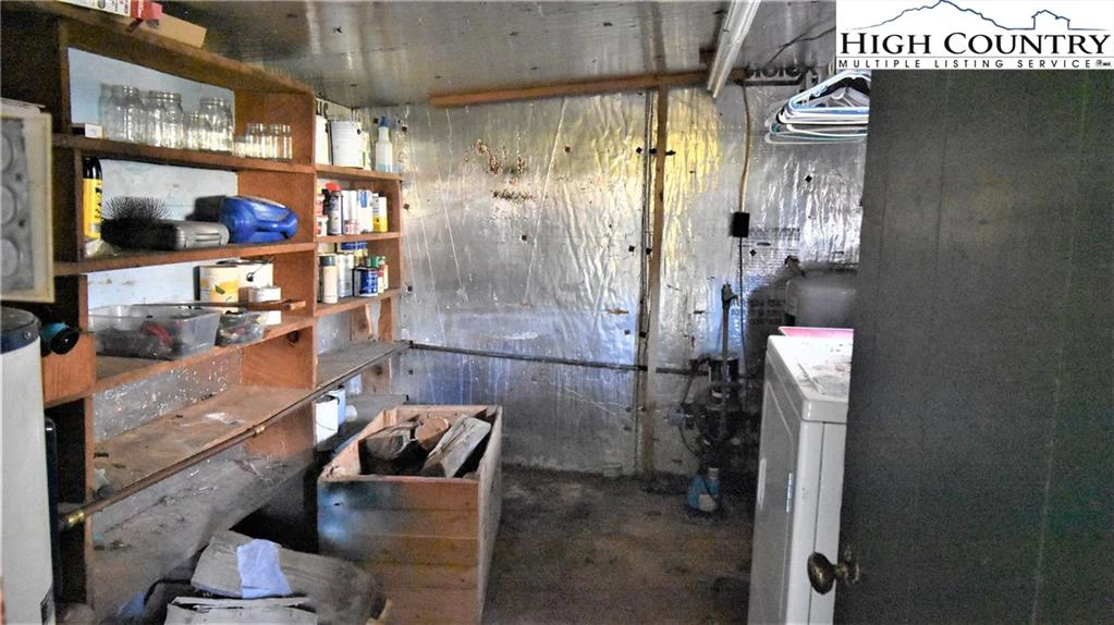 Image number 8 for the current listing