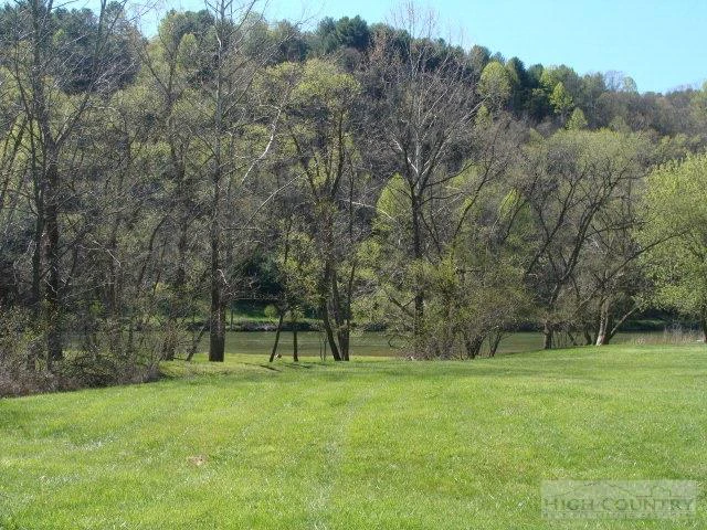Image number 13 for the current listing