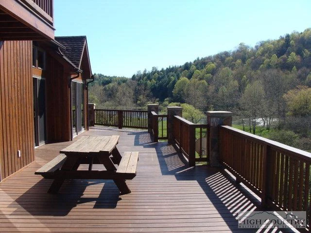 Image number 11 for the current listing