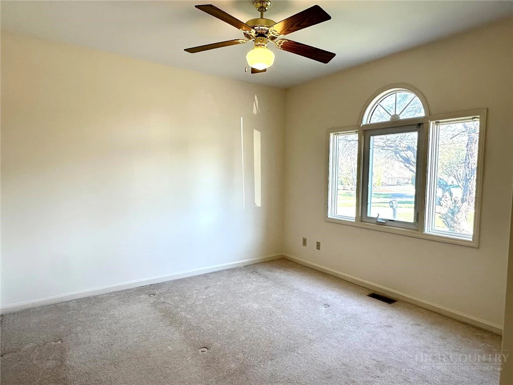 Image number 10 for the current listing