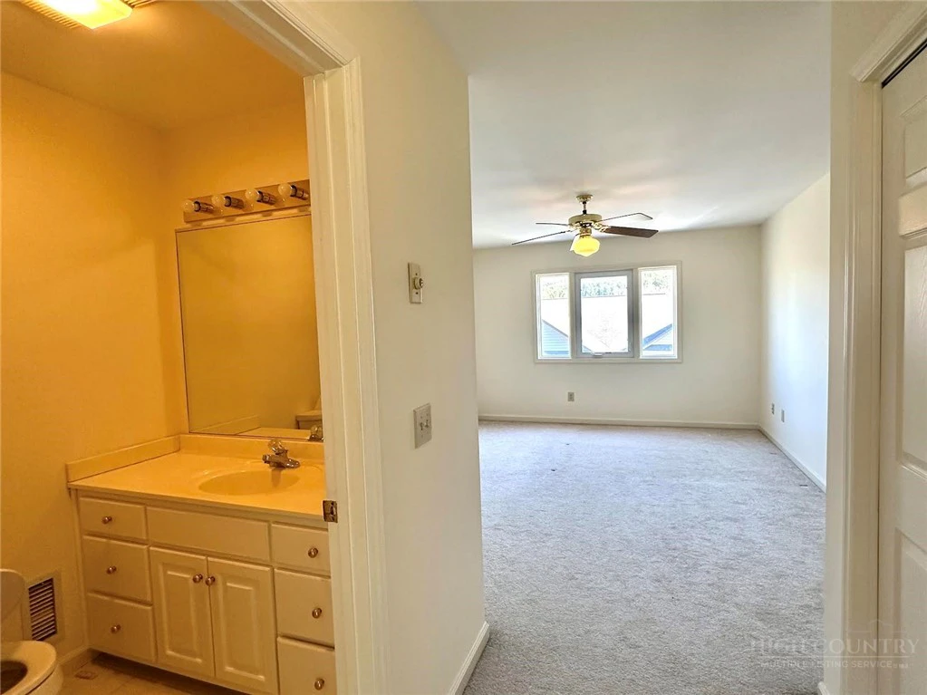 Image number 8 for the current listing