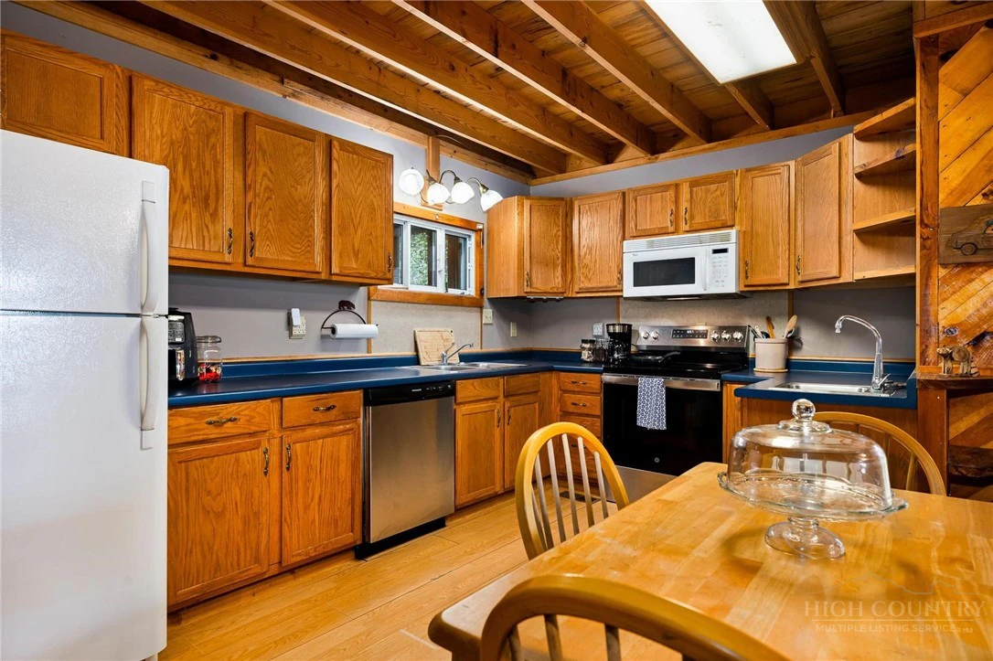 Image number 9 for the current listing