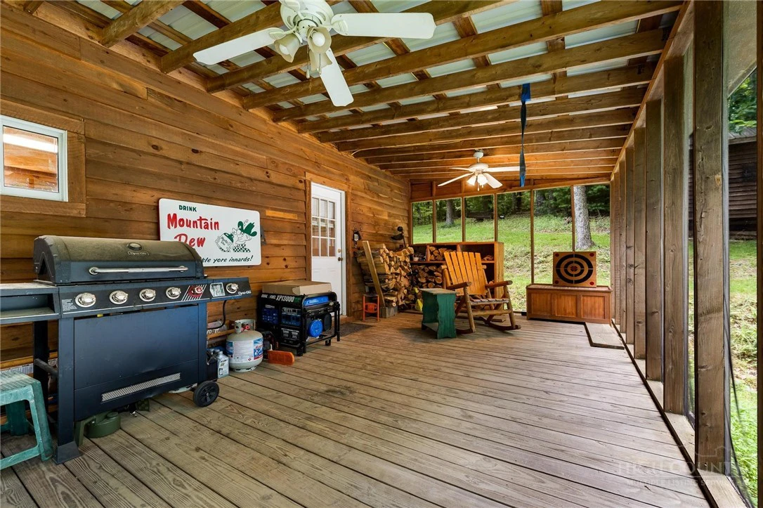 Image number 14 for the current listing