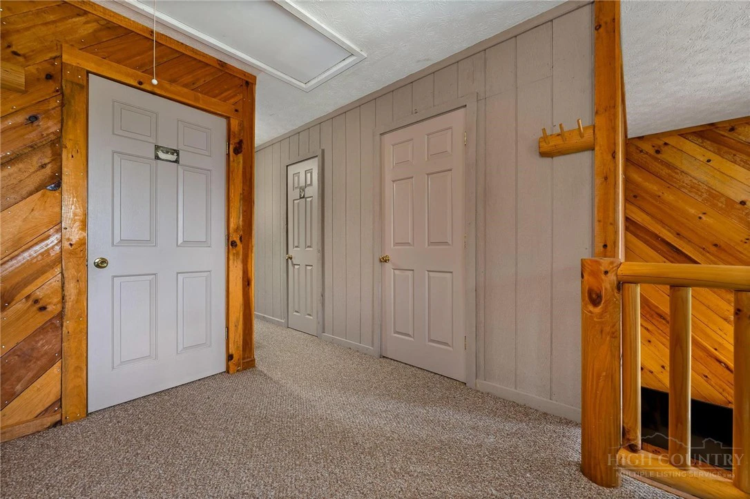 Image number 16 for the current listing