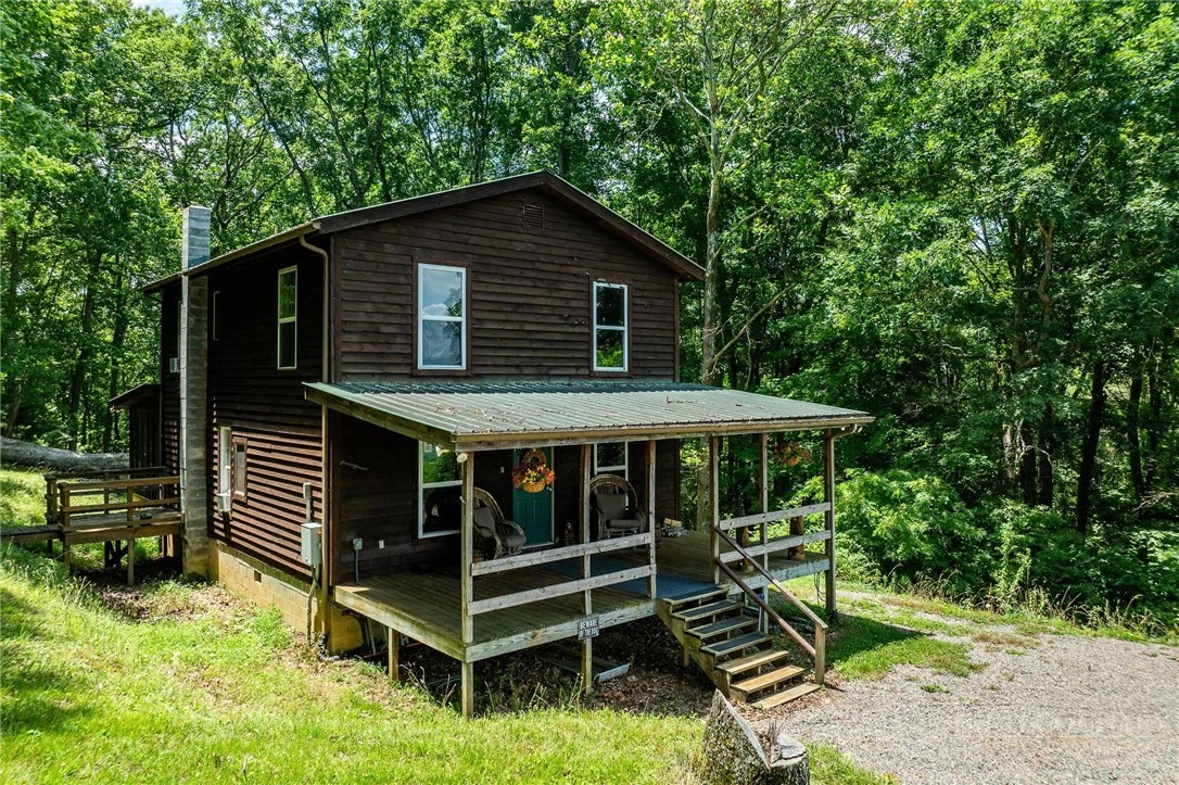 Image number 1 for the current listing