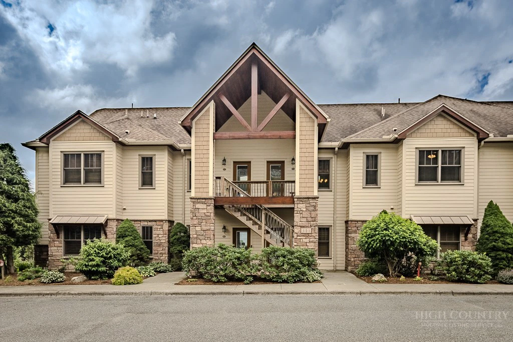 Image number 3 for the current listing