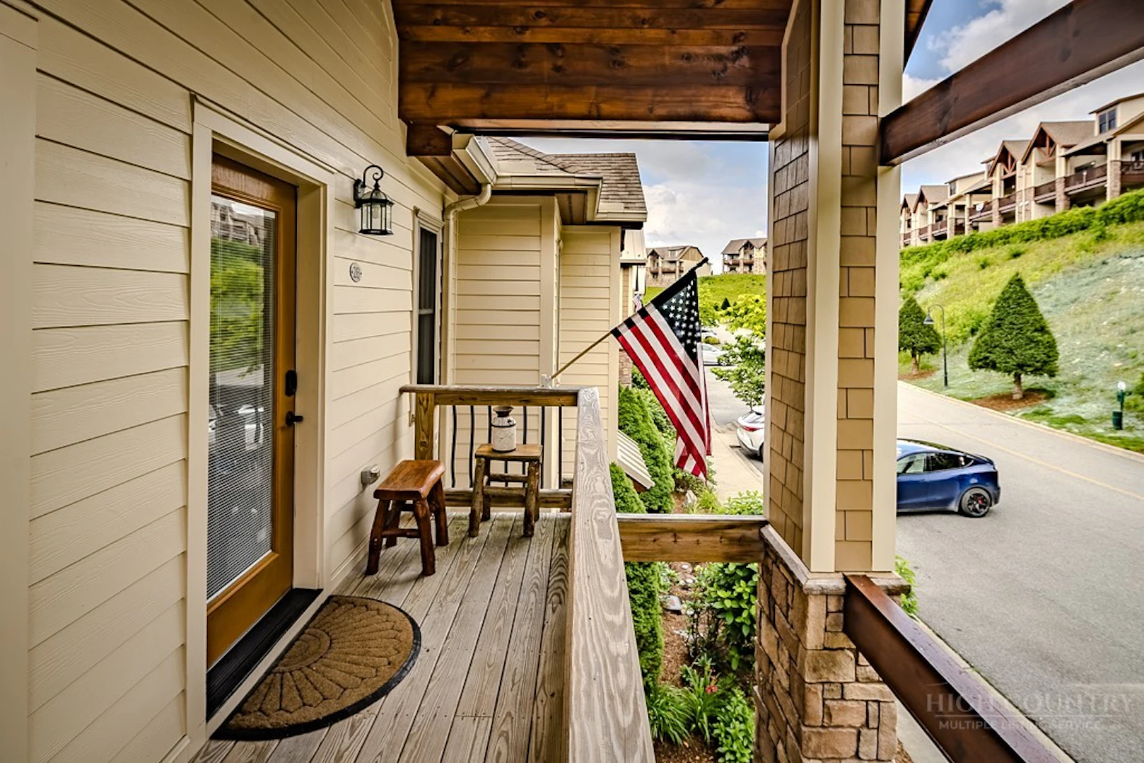 Image number 4 for the current listing