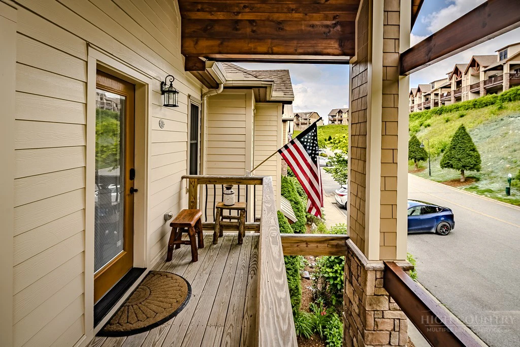 Image number 4 for the current listing