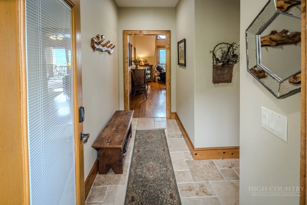 Image number 5 for the current listing