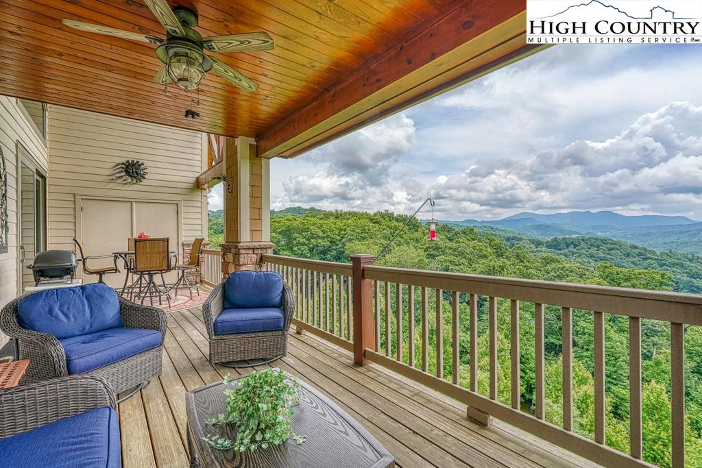 Image number 1 for the current listing