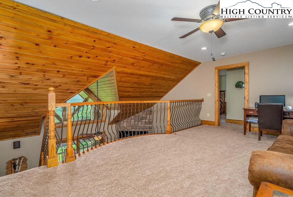 Image number 7 for the current listing