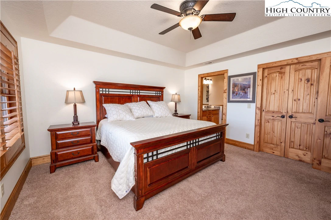 Image number 3 for the current listing
