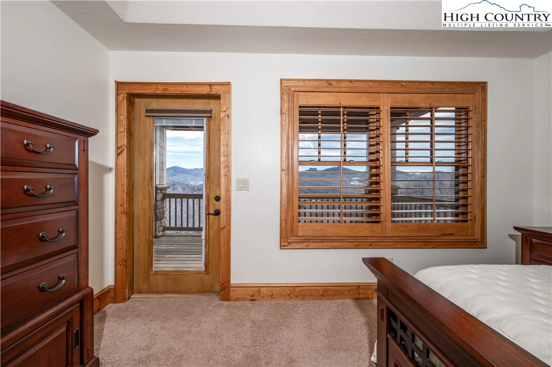 Image number 12 for the current listing