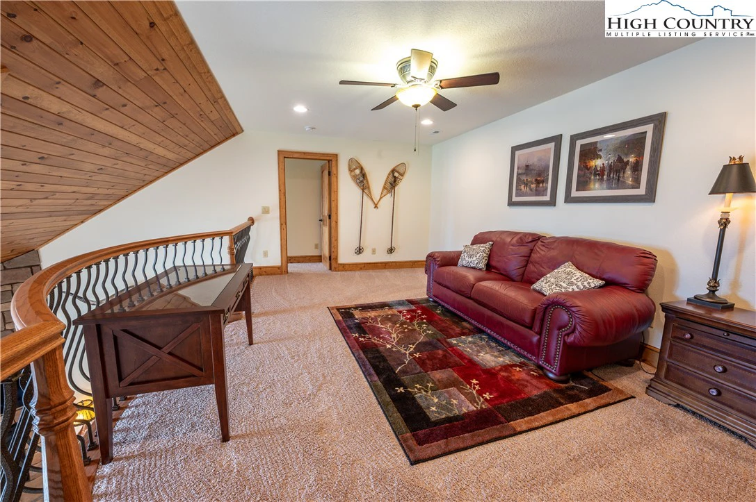 Image number 10 for the current listing
