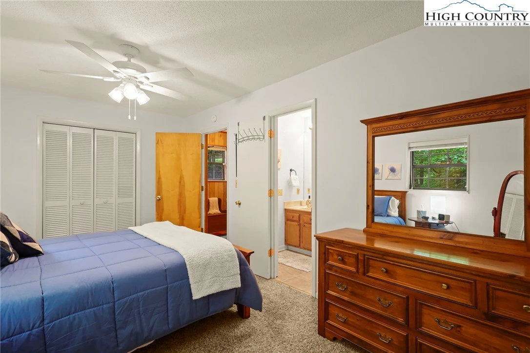 Image number 5 for the current listing