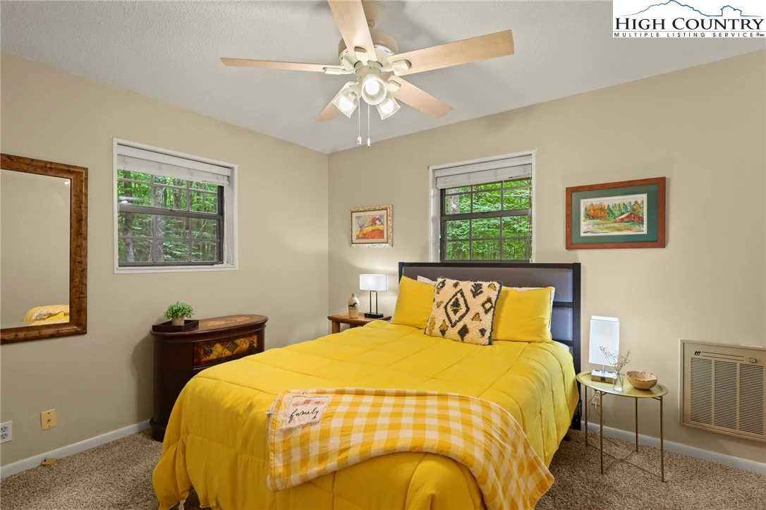 Image number 9 for the current listing