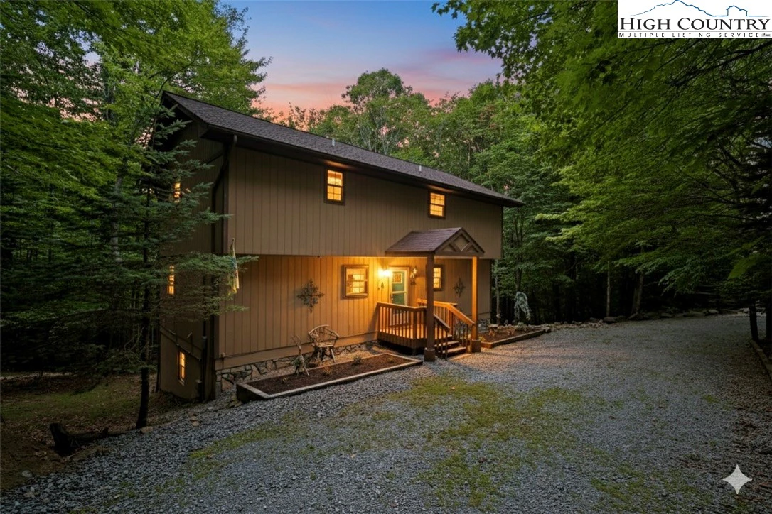 Image number 1 for the current listing