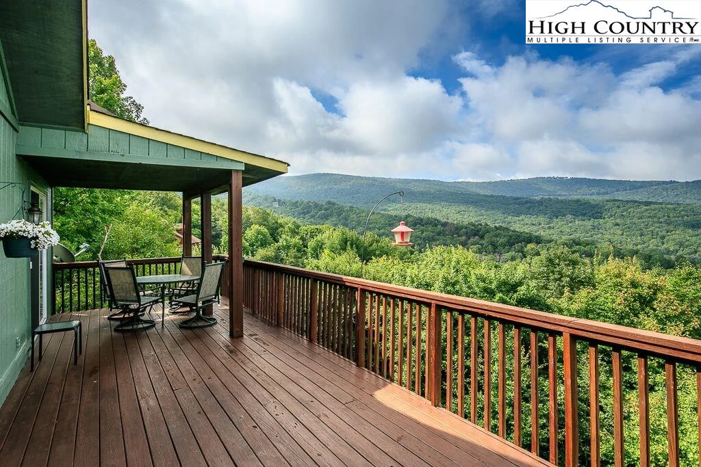 Image number 1 for the current listing