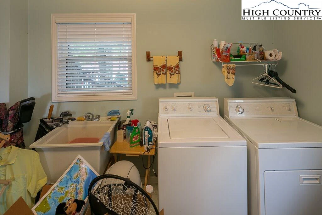 Image number 5 for the current listing