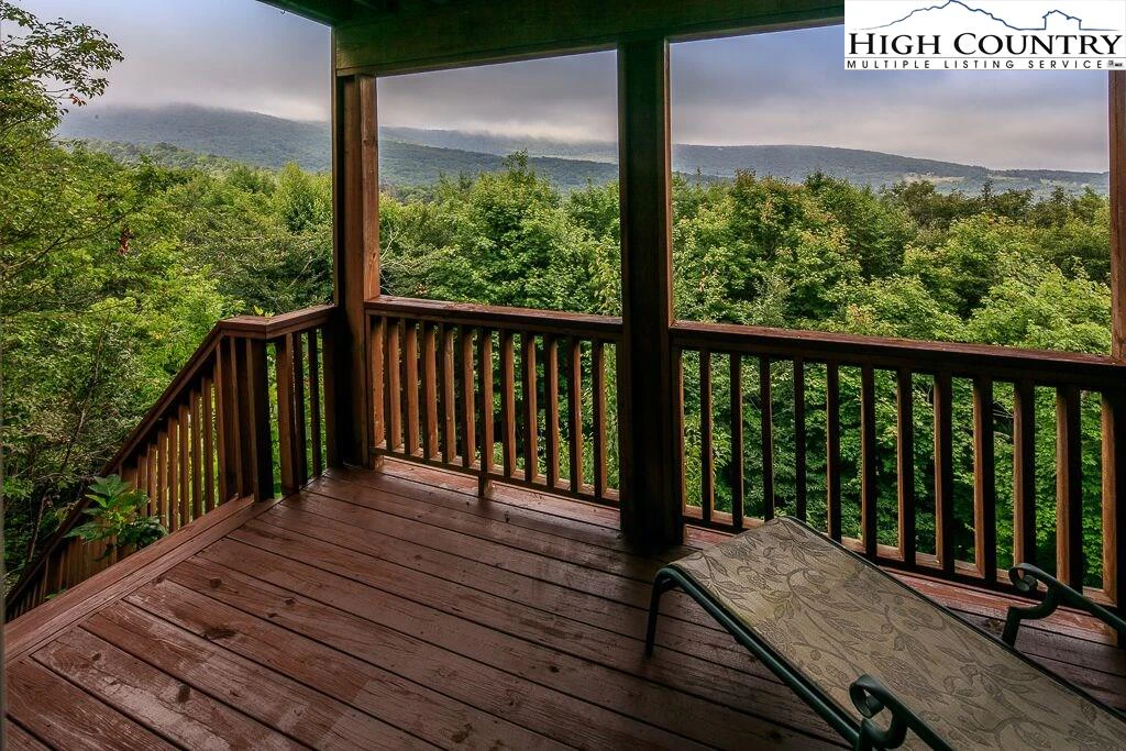 Image number 4 for the current listing