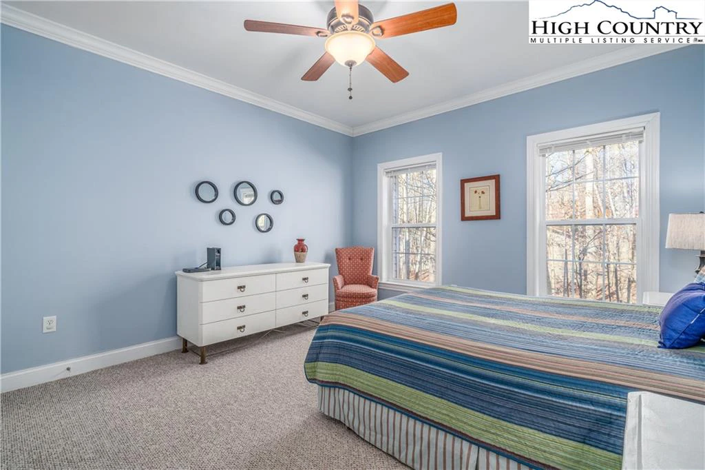 Image number 6 for the current listing